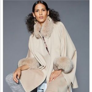 Fox-Trim Cape creme off white in great condition